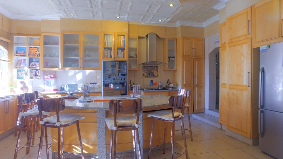 5 Bedroom Property for Sale in Azalea Park North West